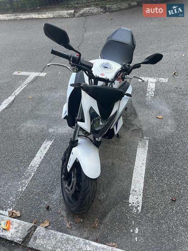 Мотоцикл Без обтекателей (Naked bike) Honda CB 650F 2015 в Киеве фото 11 Мотоцикл Без обтекателей (Naked bike) Honda CB 650F 2015 в Киеве