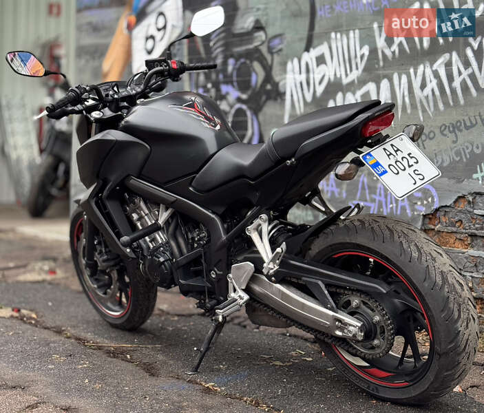 Мотоцикл Без обтекателей (Naked bike) Honda CB 650F 2014 в Киеве фото 4 Мотоцикл Без обтекателей (Naked bike) Honda CB 650F 2014 в Киеве