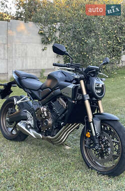 Мотоцикл Без обтекателей (Naked bike) Honda CB 650R 2024 в 
