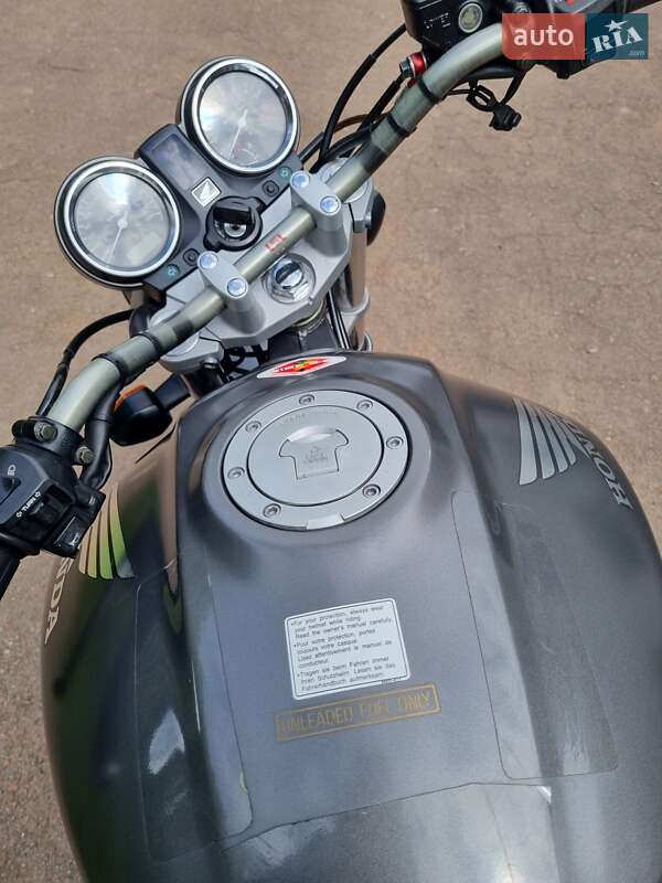 Мотоцикл Без обтекателей (Naked bike) Honda CB 900F Hornet 2003 в Помошной