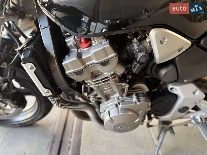 Мотоцикл Без обтекателей (Naked bike) Honda CB 900F Hornet 2004 в Чернигове