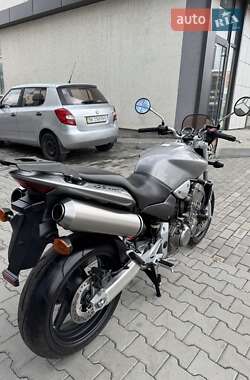 Мотоцикл Без обтекателей (Naked bike) Honda CB 900F Hornet 2002 в 