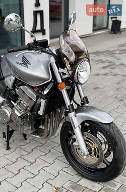 Мотоцикл Без обтекателей (Naked bike) Honda CB 900F Hornet 2002 в 