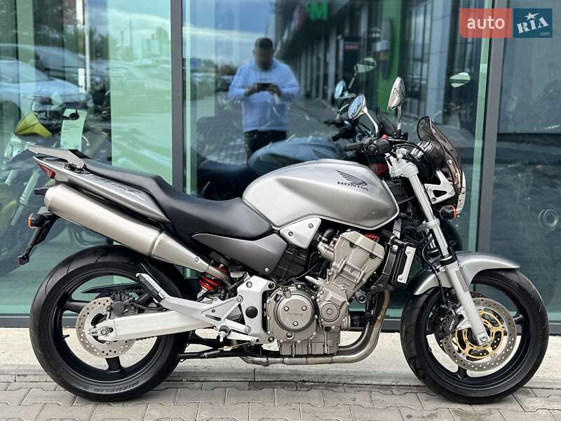 Мотоцикл Без обтекателей (Naked bike) Honda CB 900F Hornet 2002 в 