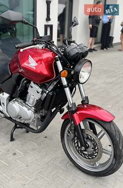 Мотоцикл Без обтекателей (Naked bike) Honda CBF 500 2005 в 