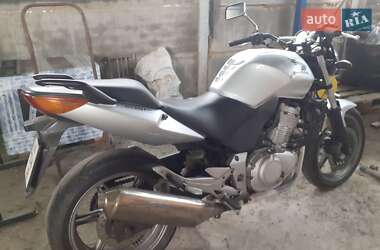 Мотоцикл Без обтекателей (Naked bike) Honda CBF 500 2004 в 