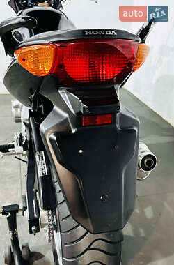 Мотоцикл Без обтекателей (Naked bike) Honda CBF 500 2004 в 