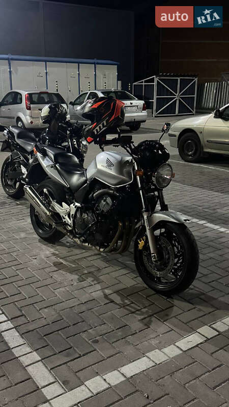 Мотоцикл Без обтекателей (Naked bike) Honda CBF 600 2004 в 