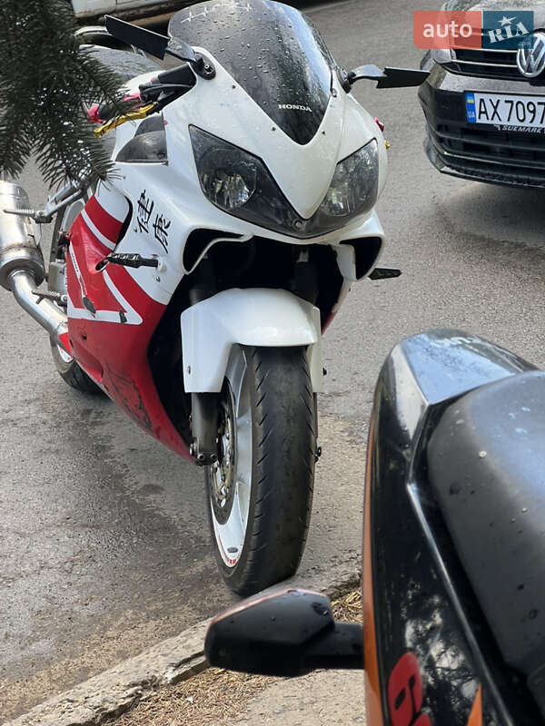 Спортбайк Honda CBF 600 2004 в Краматорске
