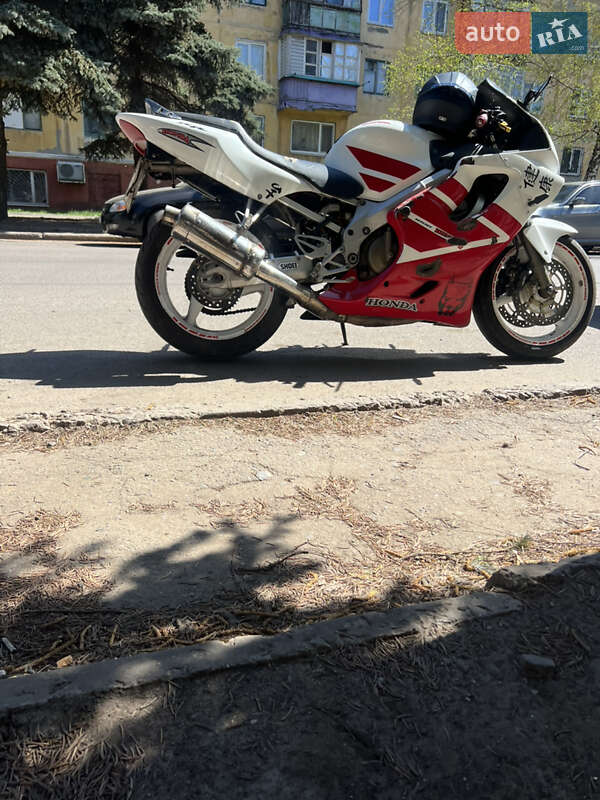 Спортбайк Honda CBF 600 2004 в Краматорске