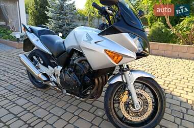 Мотоцикл Спорт-туризм Honda CBF 600 2004 в 