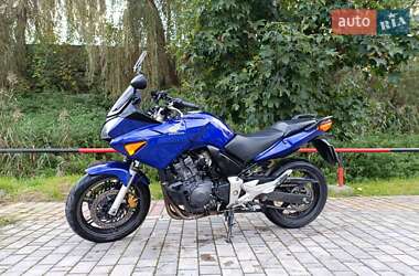 Мотоцикл Спорт-туризм Honda CBF 600N 2004 в 