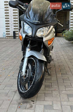 Мотоцикл Спорт-туризм Honda CBF 600SA 2005 в 