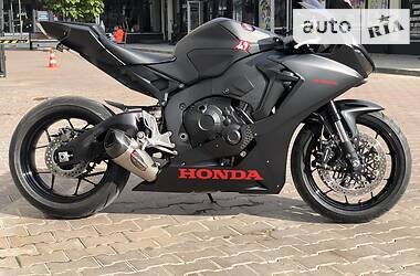 Мотоцикл Супермото (Motard) Honda CBR 1000F 2017 в Тернополе