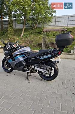 Мотоцикл Спорт-туризм Honda CBR 1000F 1993 в 