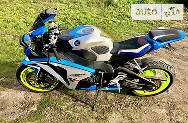 Спортбайк Honda CBR 1000RR 2008 в 