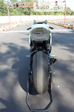Спортбайк Honda CBR 1000RR 2009 в Дніпрі