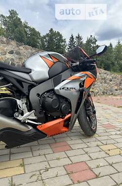 Спортбайк Honda CBR 1000RR 2010 в Коломаке