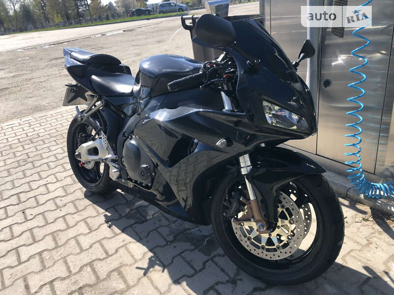 Спортбайк Honda CBR 1000RR 2006 в Хмельницком