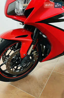 Спортбайк Honda CBR 1000RR 2012 в 