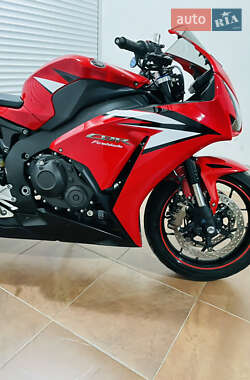 Спортбайк Honda CBR 1000RR 2012 в 
