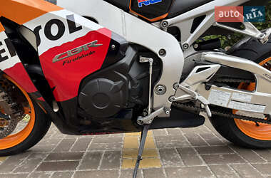 Спортбайк Honda CBR 1000RR 2009 в 