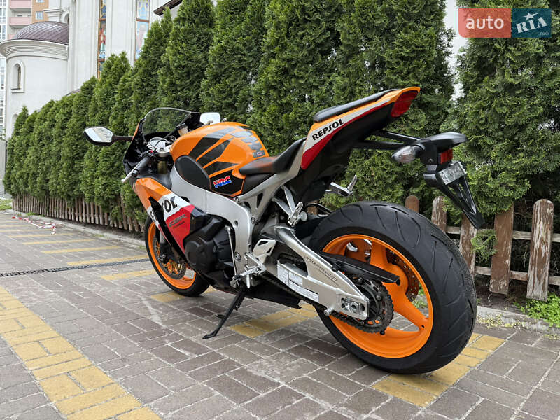 Спортбайк Honda CBR 1000RR 2009 в Киеве фото 9 Спортбайк Honda CBR 1000RR 2009 в Киеве