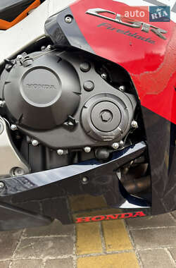Спортбайк Honda CBR 1000RR 2009 в 