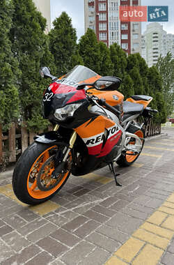Спортбайк Honda CBR 1000RR 2009 в 