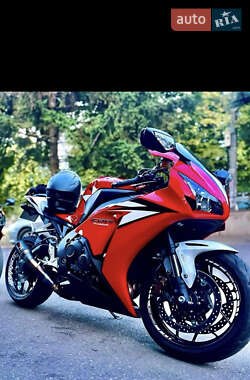 Спортбайк Honda CBR 1000RR 2013 в 