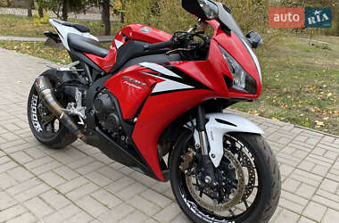 Спортбайк Honda CBR 1000RR 2013 в 
