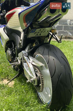 Спортбайк Honda CBR 1000RR 2006 в 