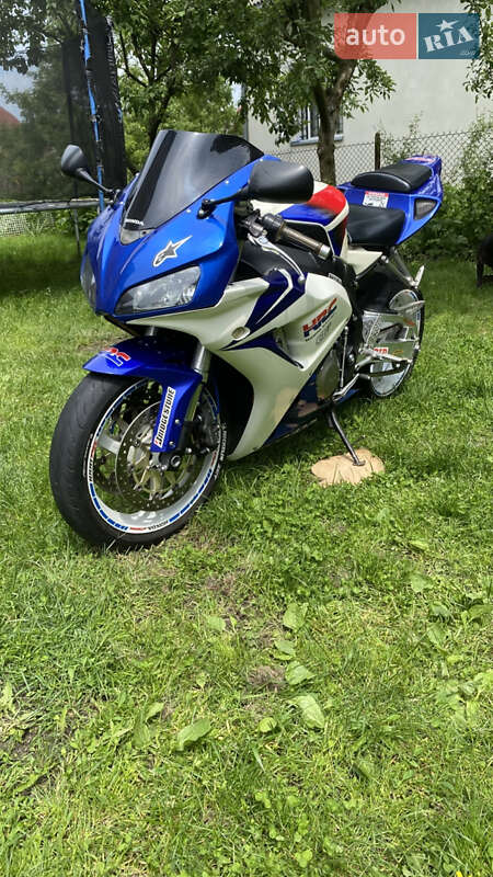 Спортбайк Honda CBR 1000RR 2006 в Ивано-Франковске
