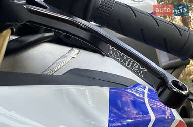 Спортбайк Honda CBR 1000RR 2012 в 