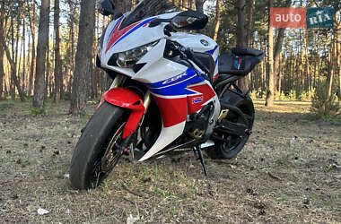 Спортбайк Honda CBR 1000RR 2012 в 