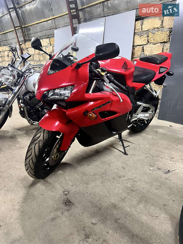 Honda CBR 1000RR 2004