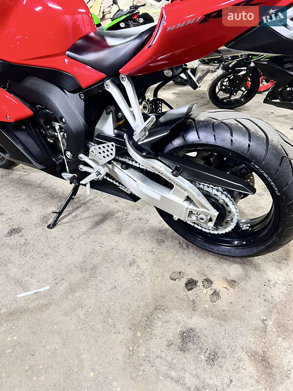 Спортбайк Honda CBR 1000RR 2004 в Житомире