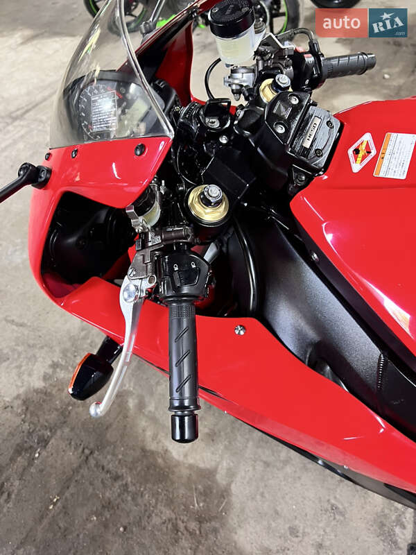 Спортбайк Honda CBR 1000RR 2004 в Житомире