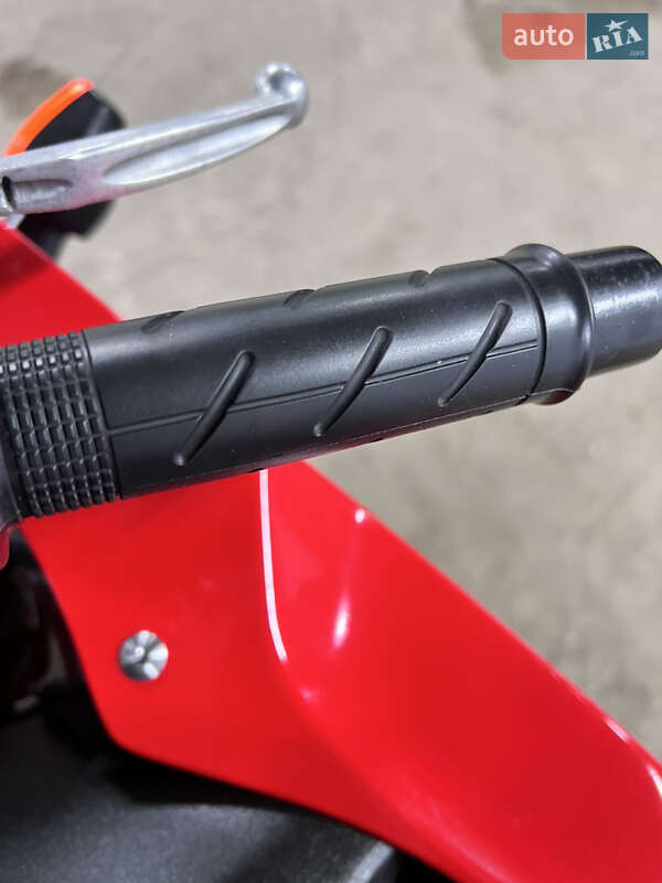 Спортбайк Honda CBR 1000RR 2004 в Житомире