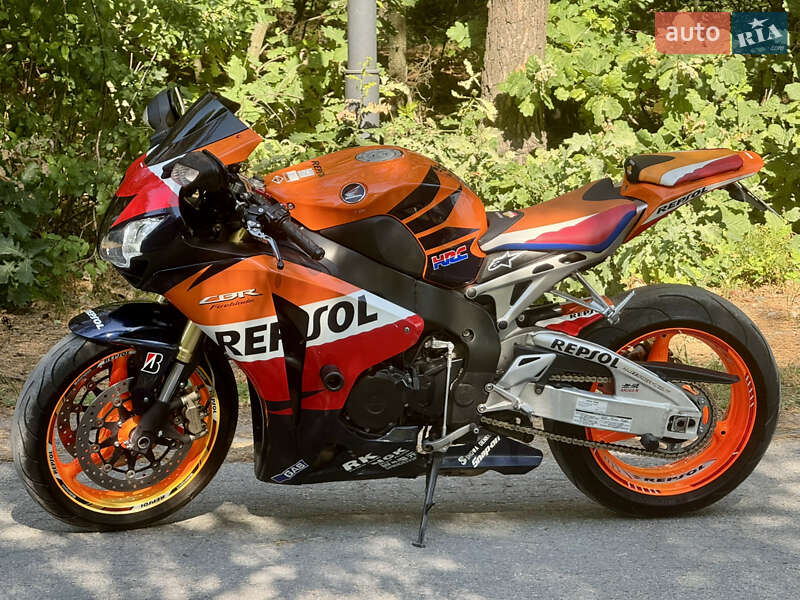 Спортбайк Honda CBR 1000RR 2008 в Новомосковську