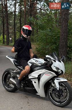 Спортбайк Honda CBR 1000RR 2009 в Кременчуге