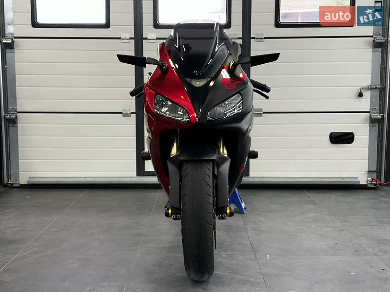 Спортбайк Honda CBR 1000RR 2007 в Киеве фото 6 Спортбайк Honda CBR 1000RR 2007 в Киеве