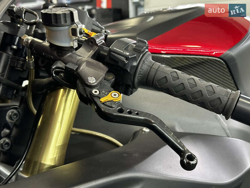 Спортбайк Honda CBR 1000RR 2007 в Киеве фото 17 Спортбайк Honda CBR 1000RR 2007 в Киеве