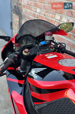Спортбайк Honda CBR 1000RR 2007 в 