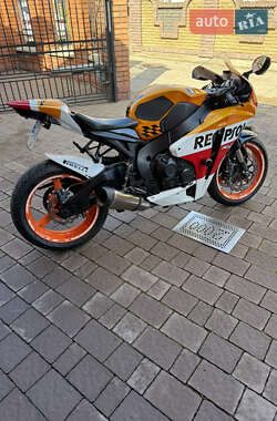 Спортбайк Honda CBR 1000RR 2011 в 