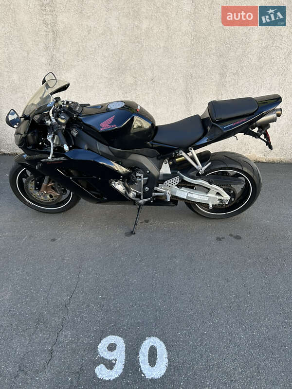 Спортбайк Honda CBR 1000RR 2004 в Києві