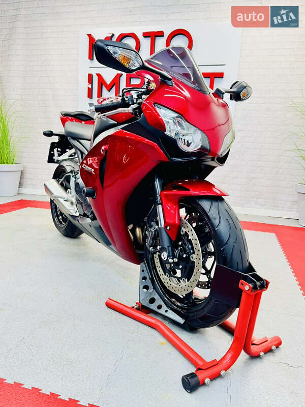Спортбайк Honda CBR 1000RR 2009 в Одесі фото 5 Спортбайк Honda CBR 1000RR 2009 в Одесі