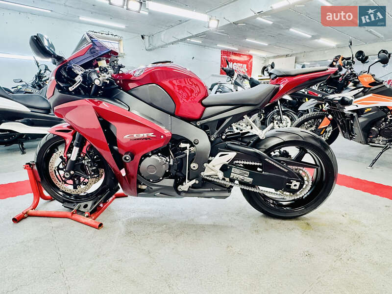 Спортбайк Honda CBR 1000RR 2009 в Одесі фото 10 Спортбайк Honda CBR 1000RR 2009 в Одесі