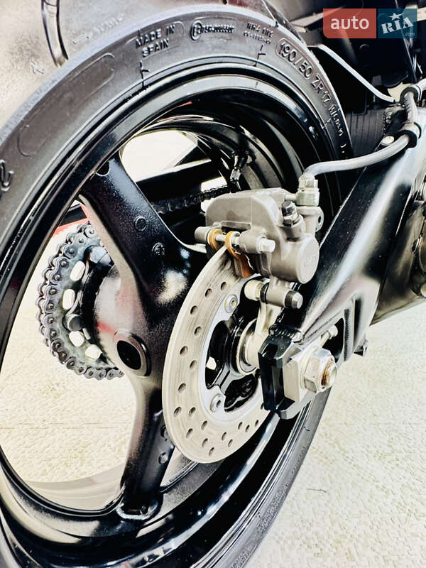Спортбайк Honda CBR 1000RR 2009 в Одесі фото 16 Спортбайк Honda CBR 1000RR 2009 в Одесі