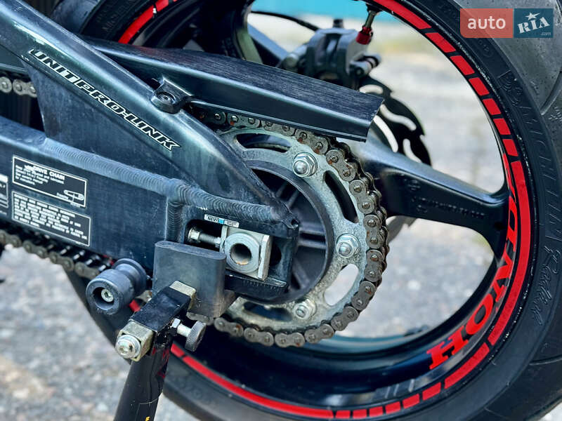 Спортбайк Honda CBR 1000RR 2010 в Одесі фото 25 Спортбайк Honda CBR 1000RR 2010 в Одесі